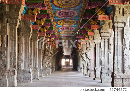 Inside Meenakshi temple Inside Meenakshi temple 33744272
