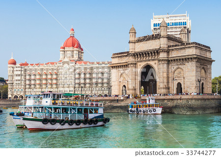 Taj Mahal Hotel and Gateway of India 33744277