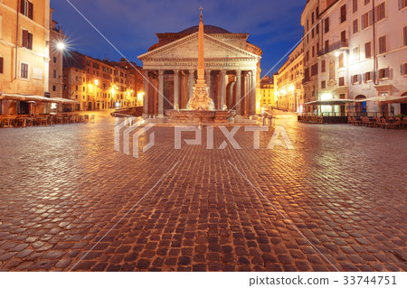 The Pantheon at night, Rome, Italy 33744751