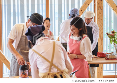 Senior cooking class Senior cooking class 33746366