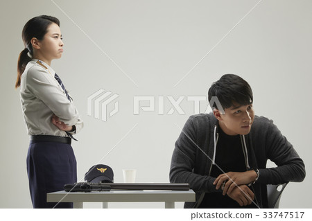 Police, thieves, professionals 33747517