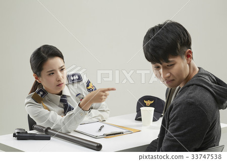 Police, thieves, professionals 33747538