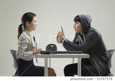 Police, thieves, professionals 33747578