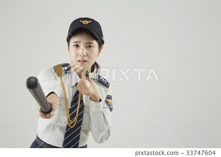 Police officer 33747604