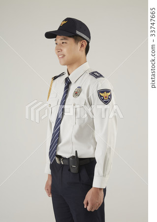 Police officer 33747665