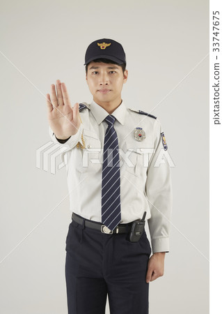 Police officer 33747675