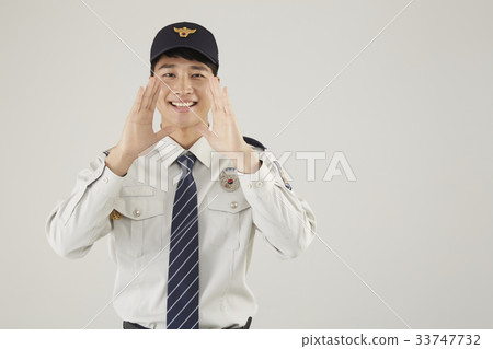 Police officer 33747732