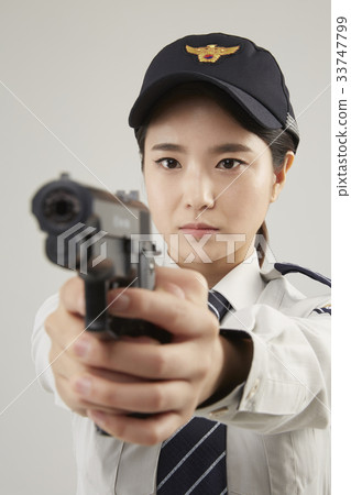 Police officer 33747799