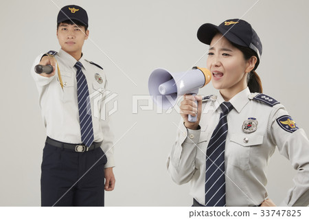 Police officer 33747825