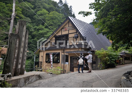 Kurobe gorge's secret bath, Meiken Onsen 33748385