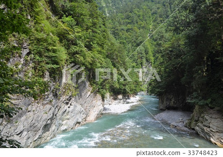 黑部峽谷,Saruhi峽谷的絕佳景色 黑部峽谷,Saruhi峽谷的絕佳景色 33748423