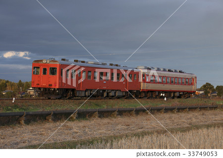 Isuimi Railway Kiha 52 + Kiha 28 33749053