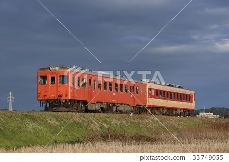 Isuimi Railway Kiha 52 + Kiha 28 33749055