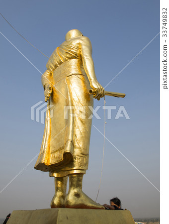 Monks, Wat Waraei, Nakhon Ratchasima, Thailand 33749832