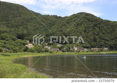 在初夏的大石公園 在初夏的大石公園 33750079