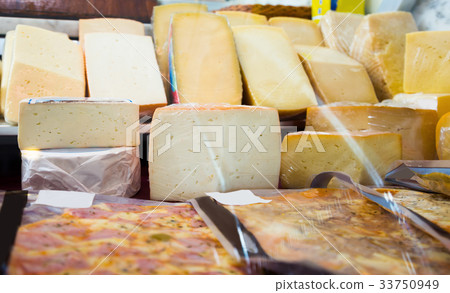 Cheese assortment on market Cheese assortment on market 33750949