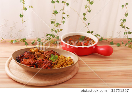 A delicious lunch 33751267