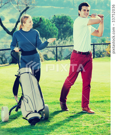 Golf partners playing together 33752036