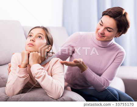 Mother asks daughter to reconcil 33755170