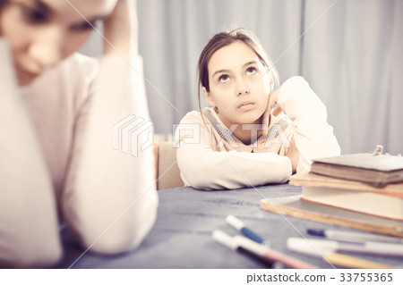 Mother upset her daughter 33755365