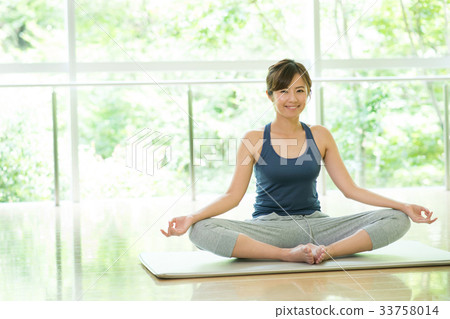 瑜伽健身房健身房訓練室圖像 33758014