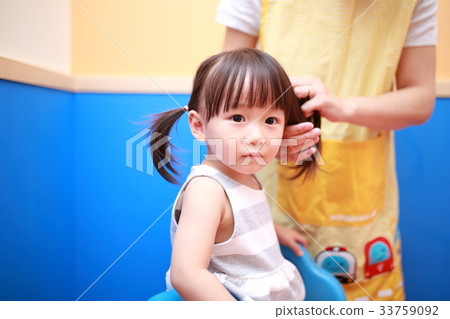 Nursery school (Nursery child daughter child mama toy toy job parent and child mother daughter business slide) 33759092