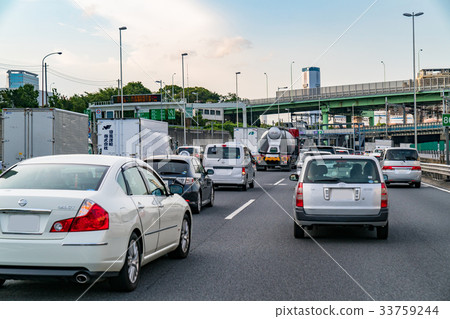 《東京》擁擠的首都高速公路 《東京》擁擠的首都高速公路 33759244