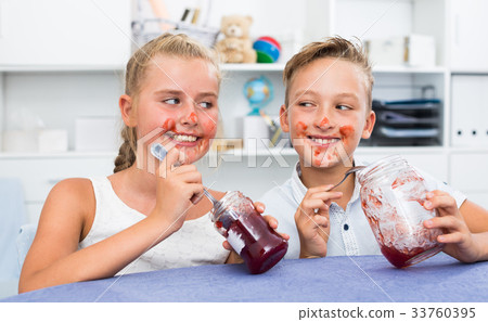 Friends are having lunch time and eating jam 33760395