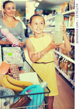 woman and a girl show choice of shopping 33761254