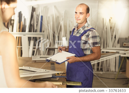 Craftsman is accepting order for plastic windows from female cli 33761633