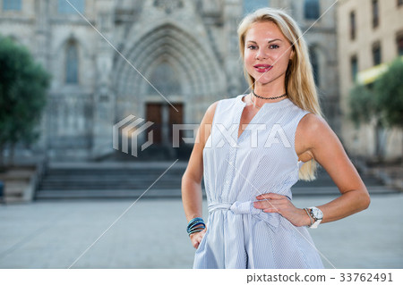 portrait of adult smiling woman portrait of adult smiling woman 33762491