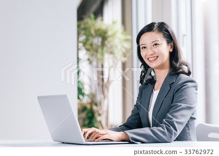 Business scene 33762972