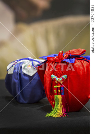 Soothers, wrapping, gifts 33764082