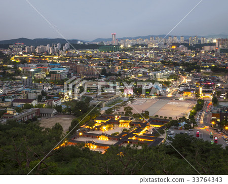 Hwaseong Fortress (Historic Site No. 478), Suwon, Gyeonggi Hwaseong Fortress (Historic Site No. 478), Suwon, Gyeonggi 33764343