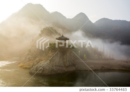 Wolyoungbong, Gwacheon, Gangcheoncheon, Yeongdong-gun, Chungbuk 33764483