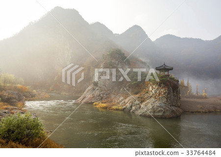 Wolyoungbong, Gwacheon, Gangcheoncheon, Yeongdong-gun, Chungbuk 33764484