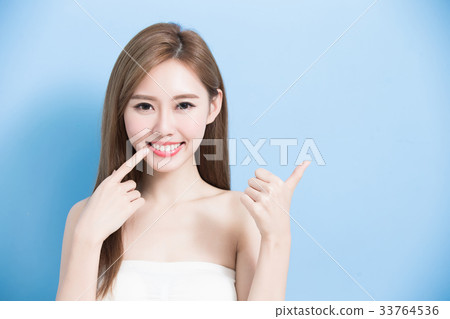 beauty woman smile happily beauty woman smile happily 33764536