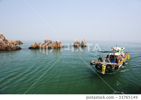Fishing boat, Hongdo, Daedouhae maritime national park, Sinan County, Jeonnam 33765149