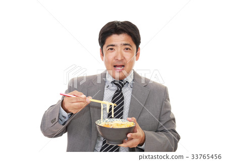 一個喜歡吃飯的男人 33765456