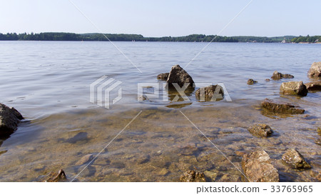 At the waters edge of Lac des Settons 33765965
