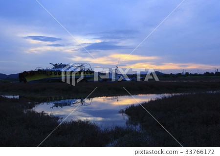 Waste ship, Namdong-gu, Incheon 33766172