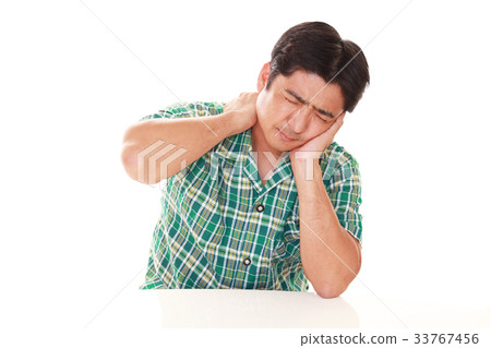 一個疲憊的表情的男人 一個疲憊的表情的男人 33767456