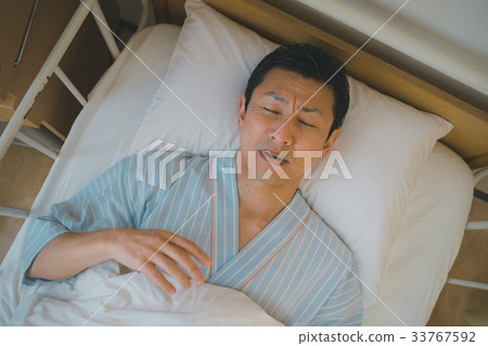 住院 男人 男 33767592