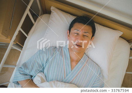 住院 生病的 病 33767594