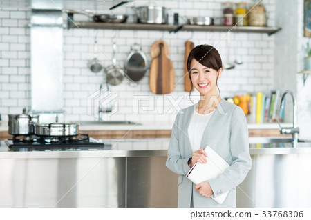 女商人（廚房） 33768306