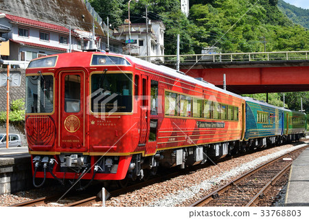 Sightseeing train of Shikoku manka 1000 years 33768803