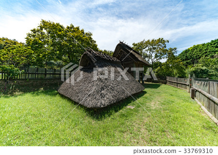Iwato mountain burial mound 33769310
