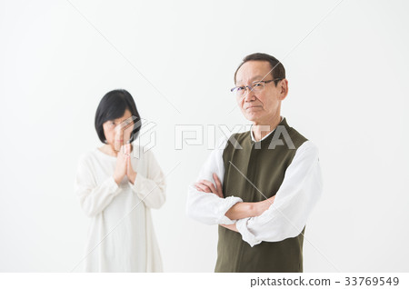 Senior couple 33769549
