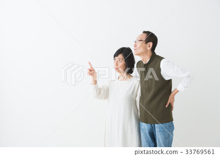 Senior couple 33769561