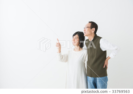 Senior couple 33769563
